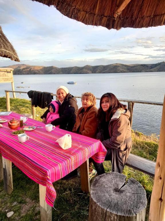 Hostal Luna Del Titikaka En Isla De La Luna Bolivia Hotel Екстериор снимка